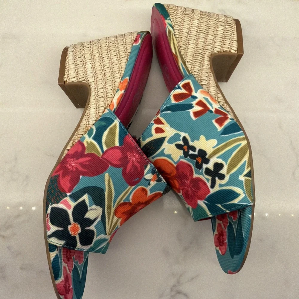 Floral Sandals Block Heel Shoes Slip On Andrew Geller Womens Burnette Size 7M